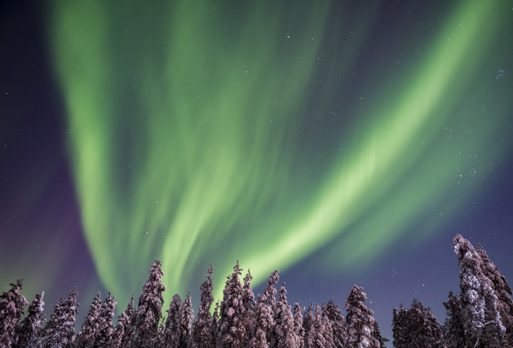 Amazing Bright Green Northern Lights Sky 1111459